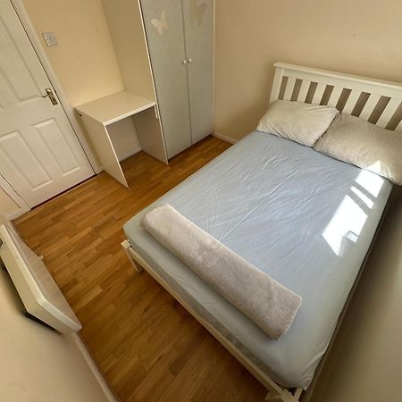 Roseville Courts Ньюбридж Экстерьер фото